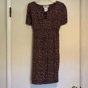 Maternity dress. Very flattering. Black/multi, Medium, worn once. Midi